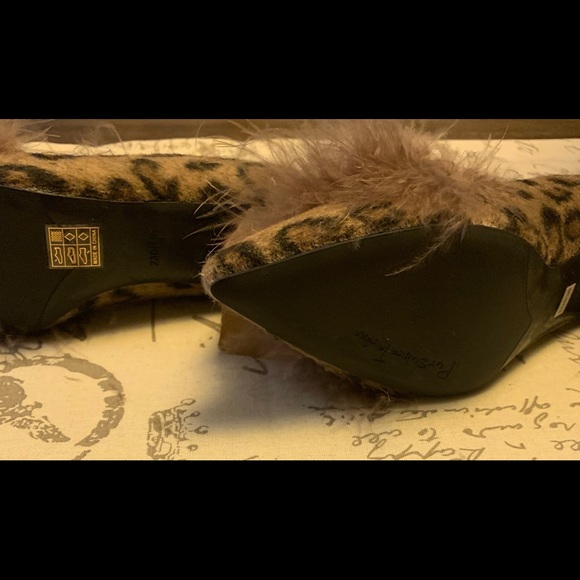 Woman’s stylish Shein animal print low pumps. Size 6. Never worn. - Picture 6 of 9